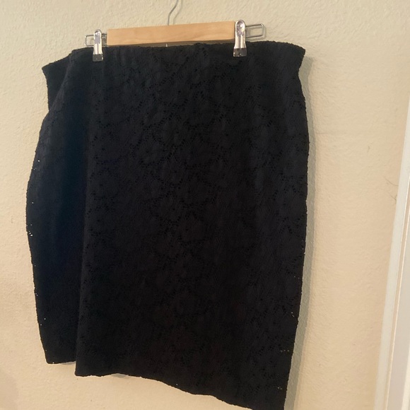 Size 16 Alfani Black Lace Overlay Skirt - Picture 1 of 4